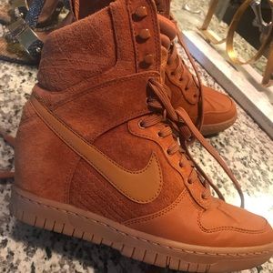 Nike Wedged Sneaker RARE!